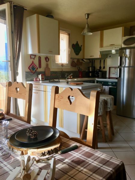 foto 9 Mietobjekt von Privatpersonen La joue du Loup appartement Provence-Alpes-Cte d'Azur Hautes-Alpes Esszimmer