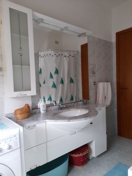 foto 15 Mietobjekt von Privatpersonen Marotta appartement Marken (Marche) Pesaro Urbino (+Umland) Badezimmer