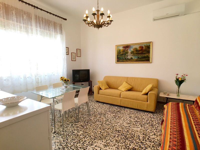 foto 5 Mietobjekt von Privatpersonen Ugento - Torre San Giovanni appartement Apulien Lecce (+Umland) Wohnzimmer