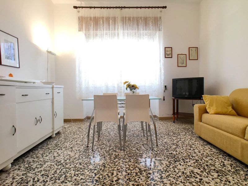 foto 6 Mietobjekt von Privatpersonen Ugento - Torre San Giovanni appartement Apulien Lecce (+Umland) Wohnzimmer