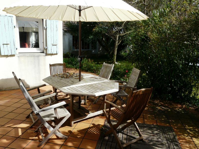 foto 18 Mietobjekt von Privatpersonen Sainte Marie de R maison Poitou-Charentes Charente-Maritime Terrasse 2