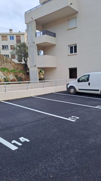 foto 11 Mietobjekt von Privatpersonen Location Ile Rousse appartement Korsika Haute-Corse Parkplatz