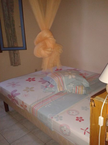 foto 9 Mietobjekt von Privatpersonen Sainte Anne (Martinique) appartement   Schlafzimmer