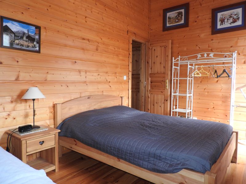 foto 8 Mietobjekt von Privatpersonen La joue du Loup chalet Provence-Alpes-Cte d'Azur Hautes-Alpes Schlafzimmer 4