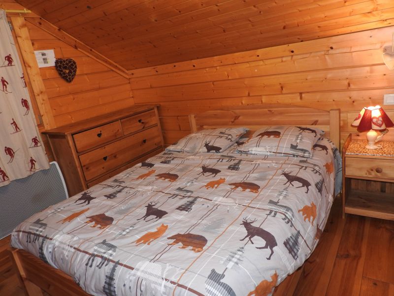 foto 7 Mietobjekt von Privatpersonen La joue du Loup chalet Provence-Alpes-Cte d'Azur Hautes-Alpes Schlafzimmer 2