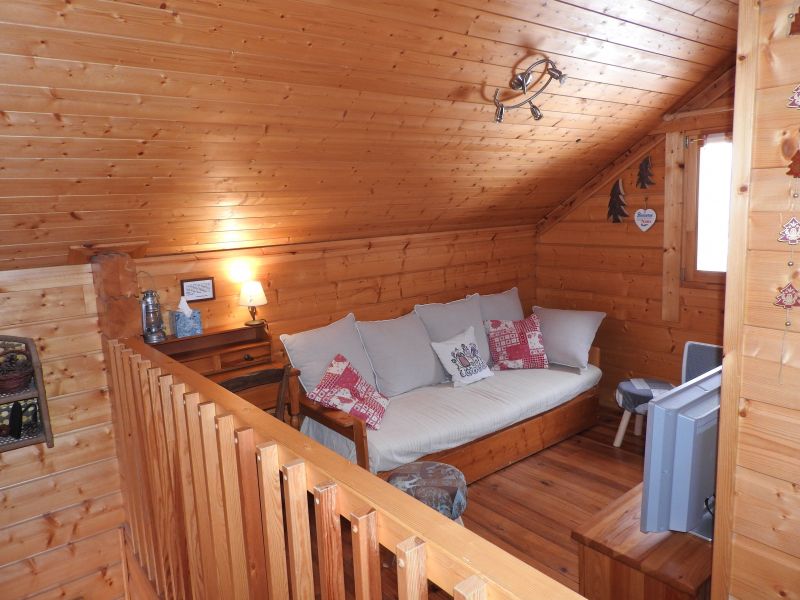 foto 10 Mietobjekt von Privatpersonen La joue du Loup chalet Provence-Alpes-Cte d'Azur Hautes-Alpes Wohnzimmer