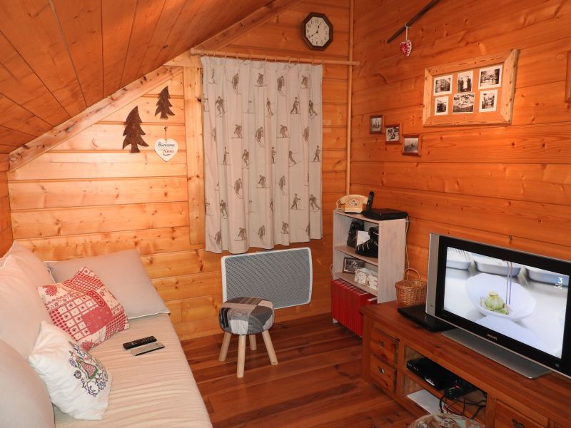 foto 8 Mietobjekt von Privatpersonen La joue du Loup chalet Provence-Alpes-Cte d'Azur Hautes-Alpes Wohnzimmer