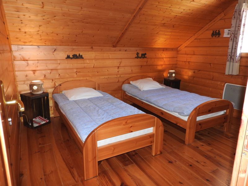 foto 9 Mietobjekt von Privatpersonen La joue du Loup chalet Provence-Alpes-Cte d'Azur Hautes-Alpes Schlafzimmer 3