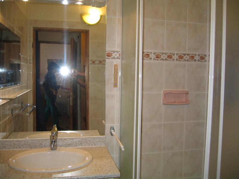 foto 5 Mietobjekt von Privatpersonen Orcires Merlette appartement Provence-Alpes-Cte d'Azur Hautes-Alpes Badezimmer