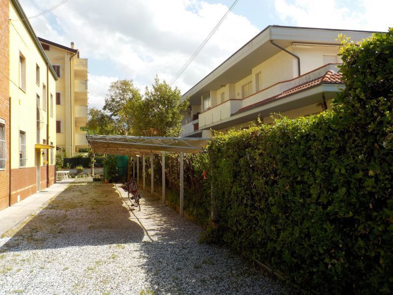 foto 1 Mietobjekt von Privatpersonen Marina di Massa appartement Toskana Massa Carrara (+Umland) Parkplatz