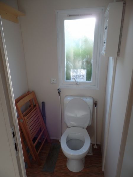 foto 12 Mietobjekt von Privatpersonen Les Mathes mobilhome Poitou-Charentes Charente-Maritime separates WC