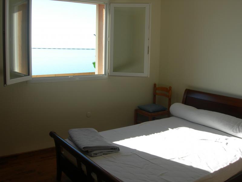 foto 3 Mietobjekt von Privatpersonen Pietranera appartement Korsika Haute-Corse Schlafzimmer