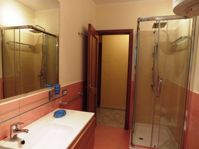 foto 9 Mietobjekt von Privatpersonen Pisciotta appartement Kampanien Salerno (Umland) Badezimmer