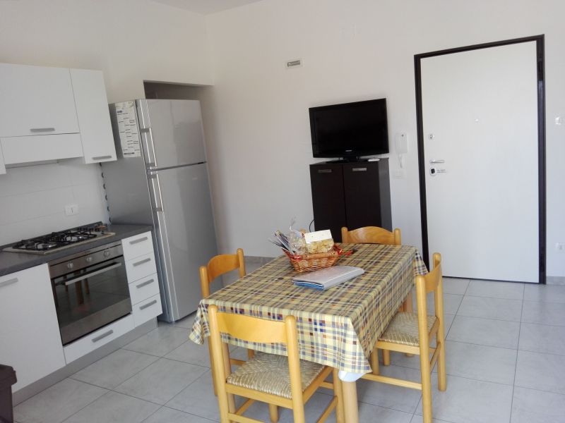 foto 12 Mietobjekt von Privatpersonen Torre Canne appartement Apulien Brindisi (+Umland) Esszimmer