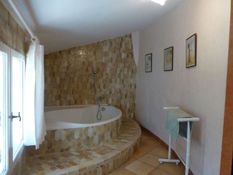 foto 17 Mietobjekt von Privatpersonen Entrecasteaux villa Provence-Alpes-Cte d'Azur Var Badezimmer 1