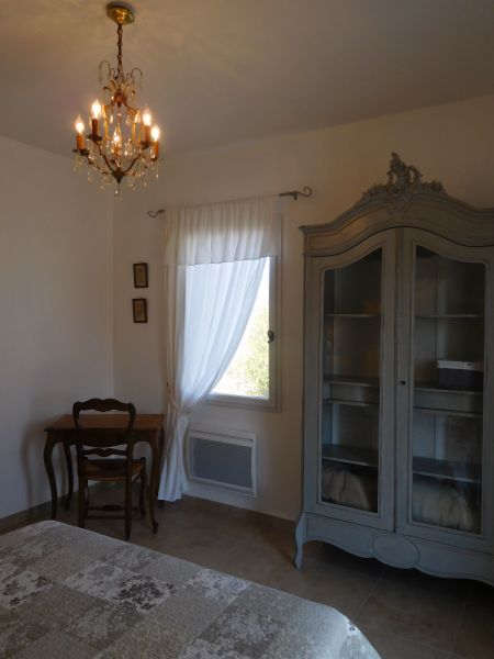 foto 17 Mietobjekt von Privatpersonen Apt villa Provence-Alpes-Cte d'Azur Vaucluse Schlafzimmer 1