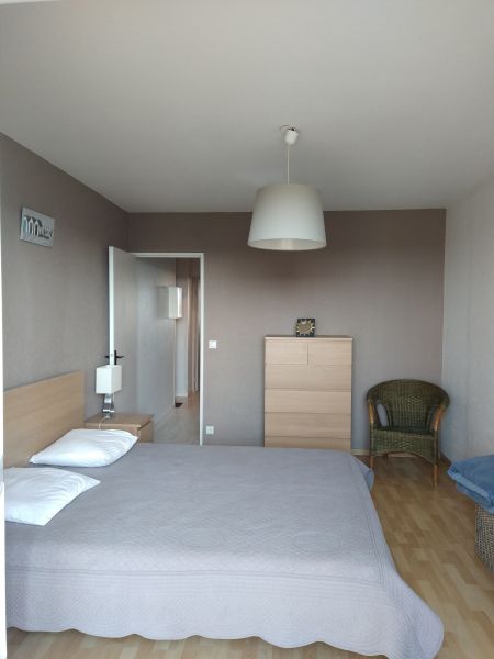 foto 3 Mietobjekt von Privatpersonen Courseulles-sur-Mer appartement Basse-Normandie Calva Schlafzimmer