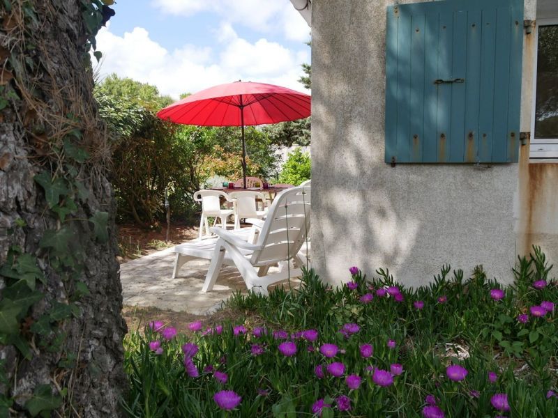 foto 6 Mietobjekt von Privatpersonen Le Bois-Plage-en-R maison Poitou-Charentes Charente-Maritime Garten