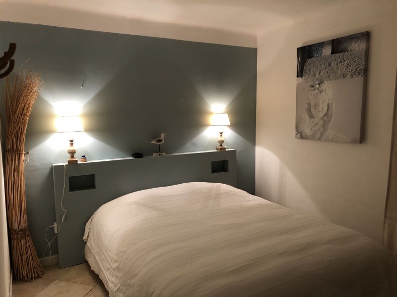 foto 13 Mietobjekt von Privatpersonen Saint Raphael villa Provence-Alpes-Cte d'Azur Var Schlafzimmer 1