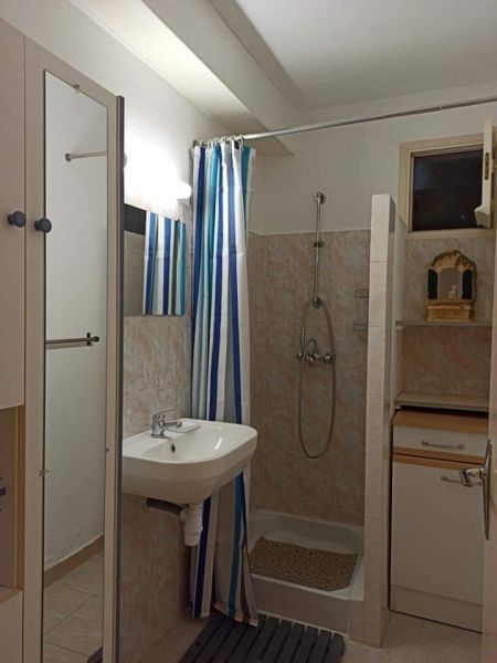 foto 7 Mietobjekt von Privatpersonen Aigues Mortes appartement   Badezimmer