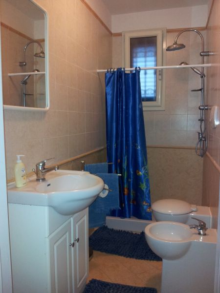 foto 4 Mietobjekt von Privatpersonen Ugento - Torre San Giovanni appartement Apulien Lecce (+Umland) Badezimmer 1