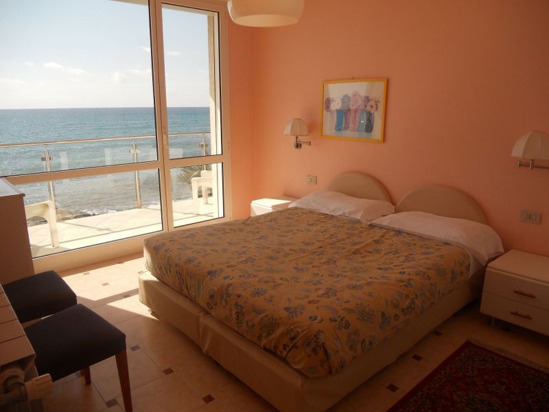 foto 6 Mietobjekt von Privatpersonen Diano Marina appartement Ligurien Imperia (+Umland) Schlafzimmer