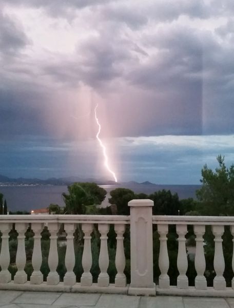 foto 8 Mietobjekt von Privatpersonen Les Issambres villa   Ausblick von der Terrasse