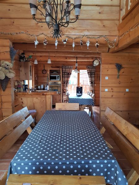 foto 2 Mietobjekt von Privatpersonen La joue du Loup chalet Provence-Alpes-Cte d'Azur Hautes-Alpes Esszimmer