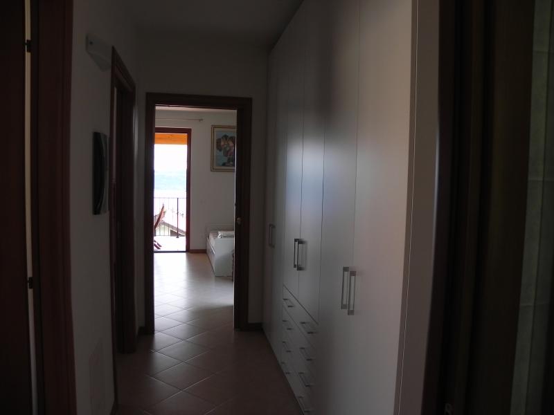 foto 16 Mietobjekt von Privatpersonen Toscolano-Maderno appartement Lombardei Brescia (+Umland) Flur