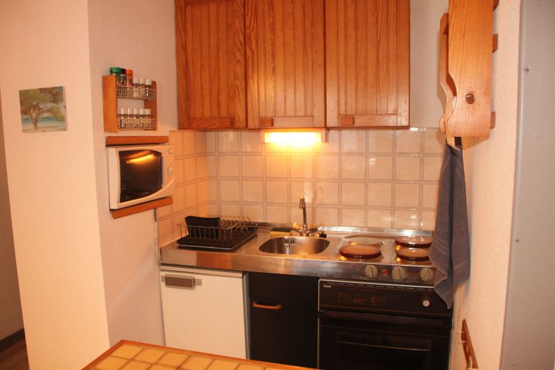 foto 7 Mietobjekt von Privatpersonen La Londe-les-Maures appartement Provence-Alpes-Cte d'Azur Var Kochnische